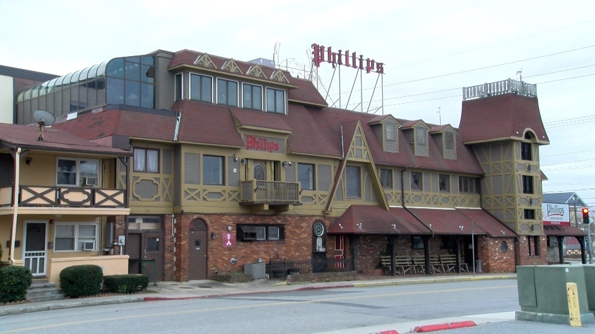 Locals React To Closure Of Phillips Crab House